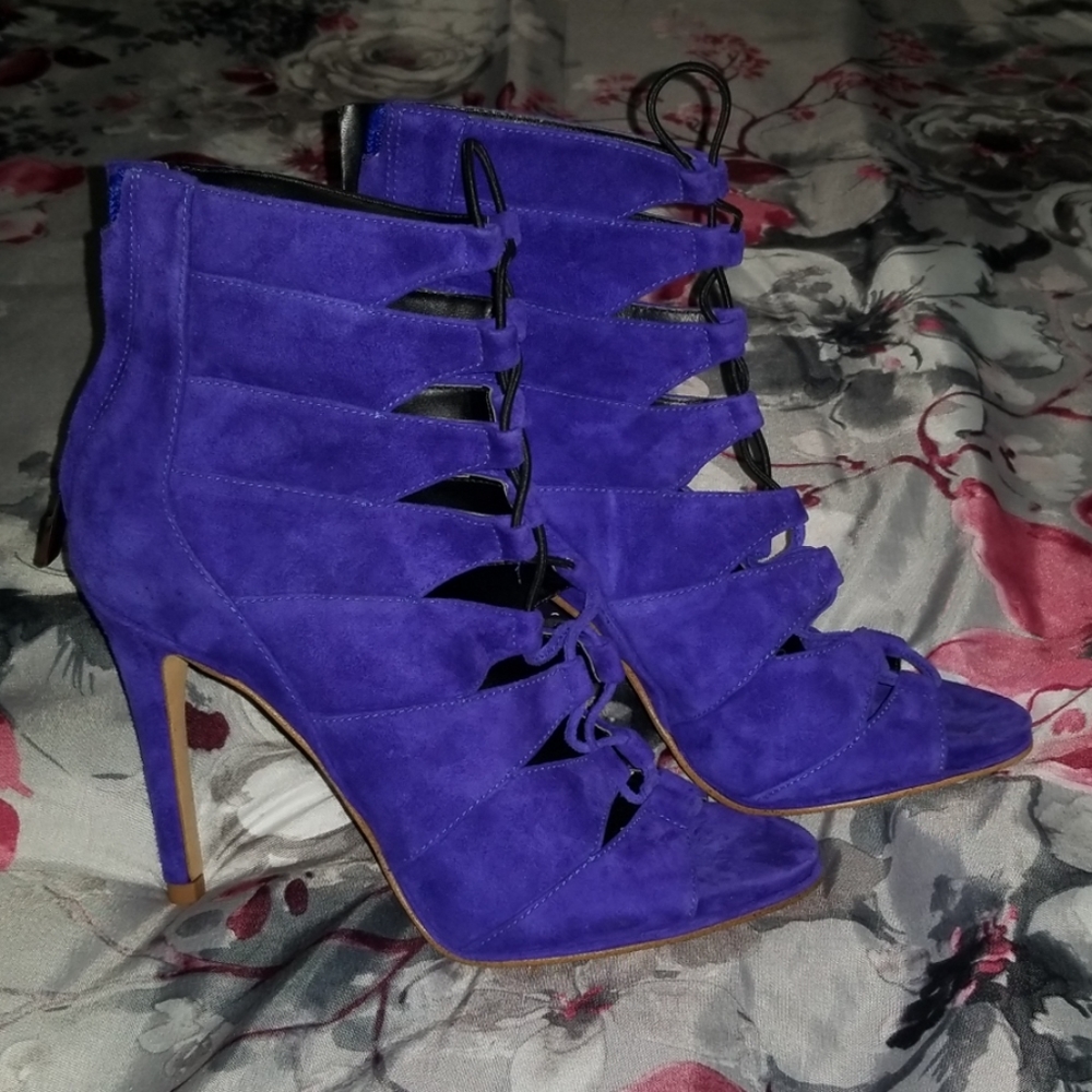 Kenneth Cole heels